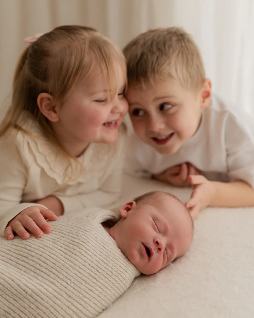 A whole lot of love for their new little brother 

#surreynewbornphotographer
#surreyfamilyphotographer 
#camberleynewbornphotographer 
#camberleyfamilyphotographer 
#farnhamnewbornphotographer