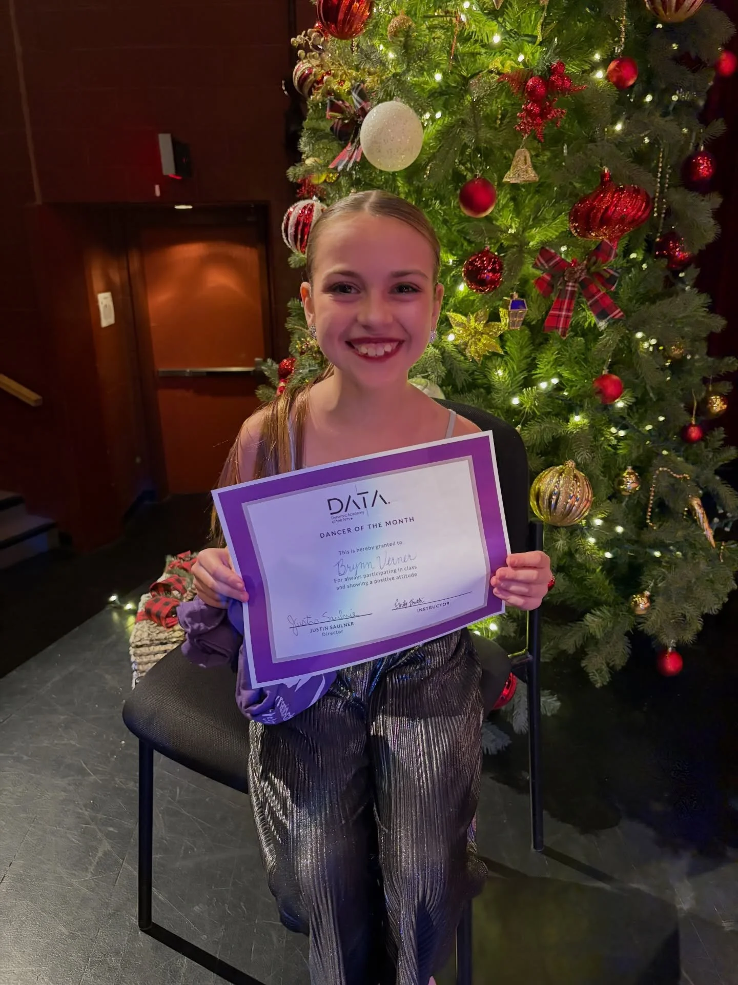 Big cheers to our Dancers of the Month from September to November - announced yesterday at our Winter Wonderland Recital! ❄️✨
Congratulations to: Brynn Verner, Violet Ferris, Julia Bannister, Alice McNeil, Andy Hardy, and Nora Correia!
So proud of yo