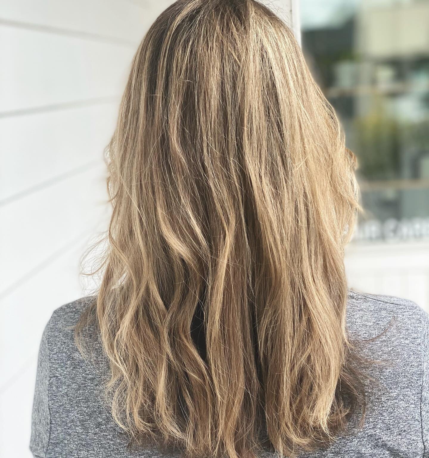 Natural sunkissed low maintenance highlights!