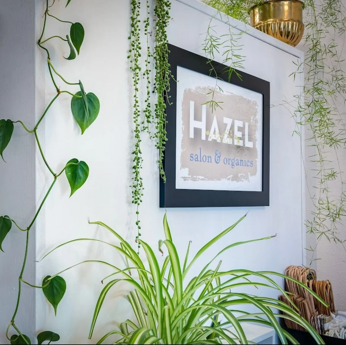 We are hiring. Looking for a fabulous stylist who wants to start out the new year at the best salon in town!!