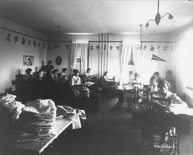Cushman Indian School, Tacoma, WA, 1918. Image Credit: Wikimedia Commons