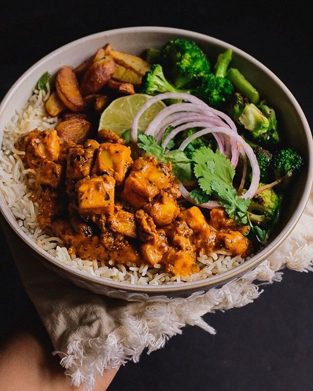 Paneer Korma Bowl!

Made with some left overs from to-go meals on Friday! Have you ordered food this week? To-go/delivery meal deadline is tomorrow at Midnight. And while you&rsquo;re at it, check out the cinnamon roll class available, link in bio!

