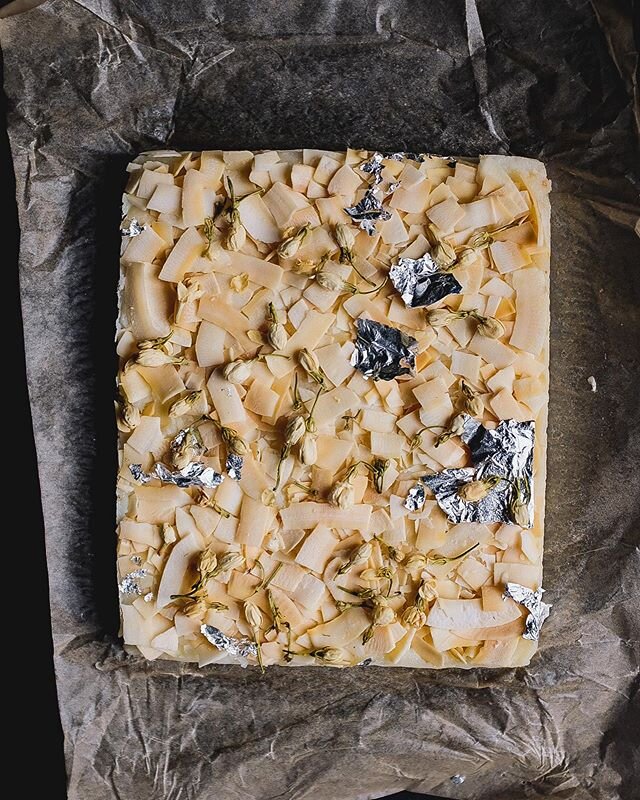 Toasted and fresh coconut jasmine burfi suddenly happens when a bag of fresh coconut threatens to go bad!

#burfi #confections #indianconfectionery #f52grams #feedfeed #rvadine #quickdesserts