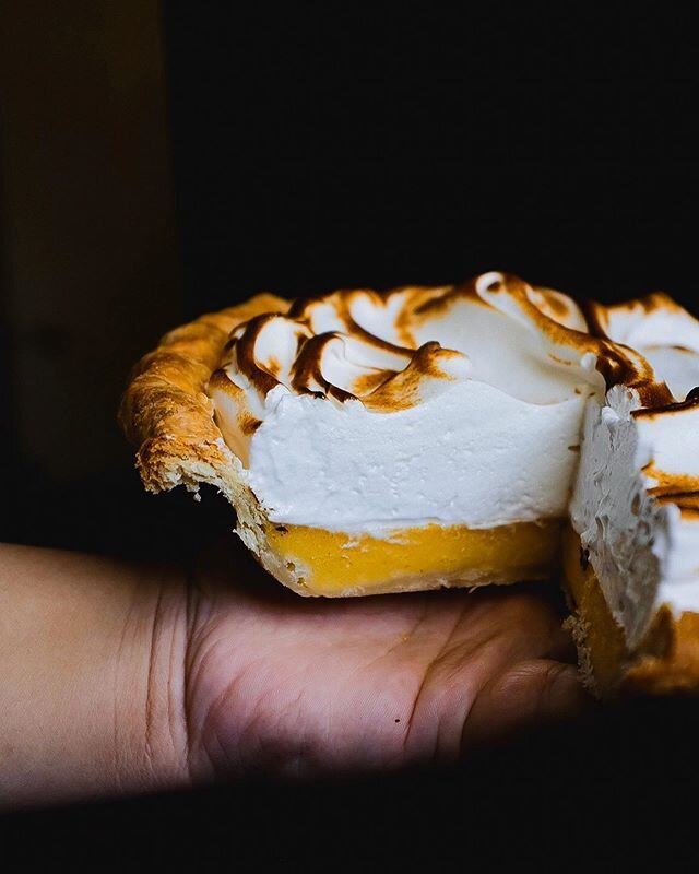 Your dad called and he said he wants a Citrus Meringue Pie For Father&rsquo;s Day, and as luck would have it I&rsquo;m teaching just a that this coming Saturday! Come join me! Link in bio. #fathersday #rvadine