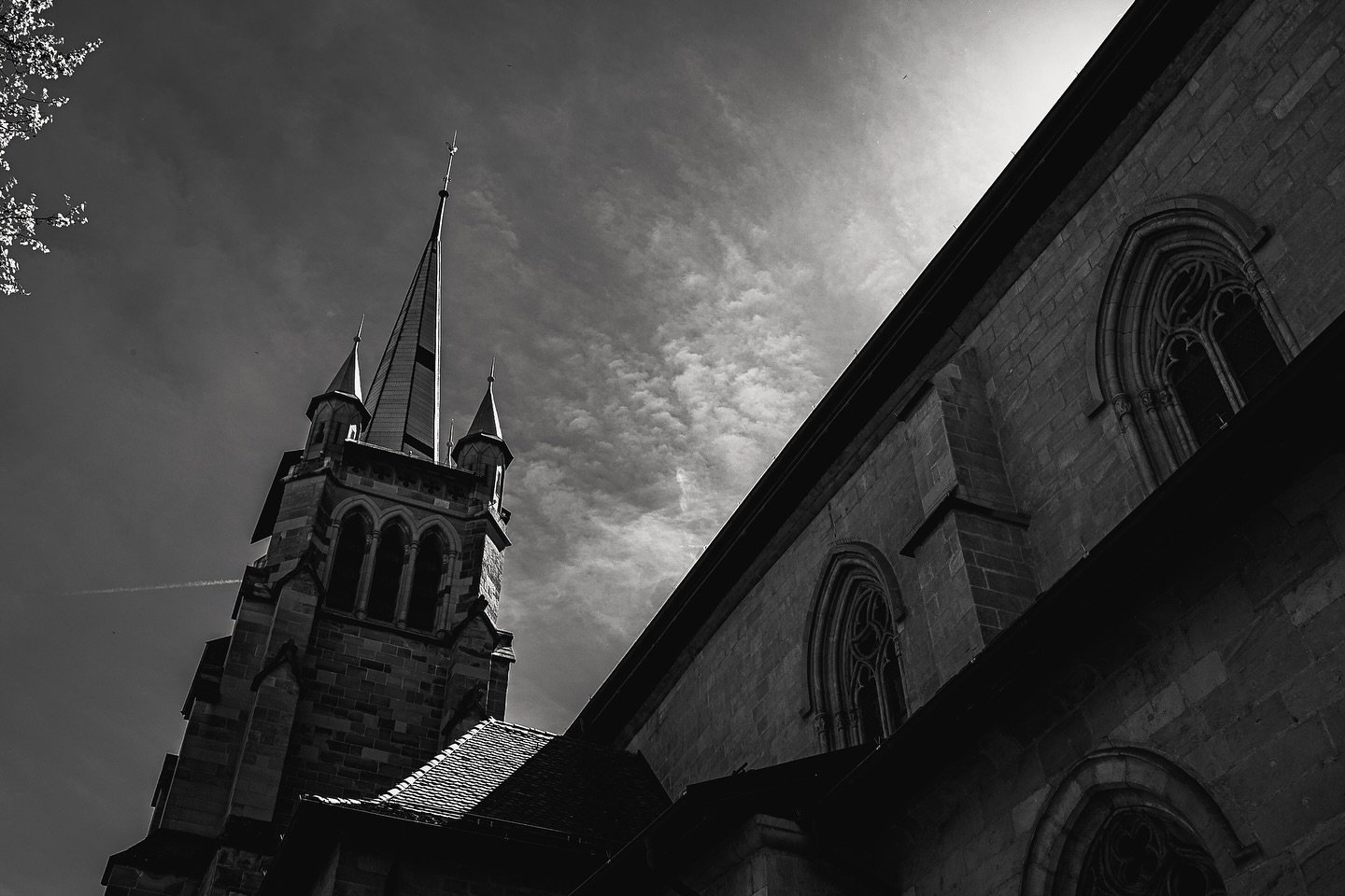 2024 photo challenge: FIG&Eacute; DANS LE TEMPS

Voil&agrave; ma photo: &Eacute;glise Saint-Fran&ccedil;ois &agrave; Lausanne.
J&rsquo;ai pas eu le temps d&rsquo;aller faire une photo originale sur le th&egrave;me, mais je me r&eacute;jouis de poster