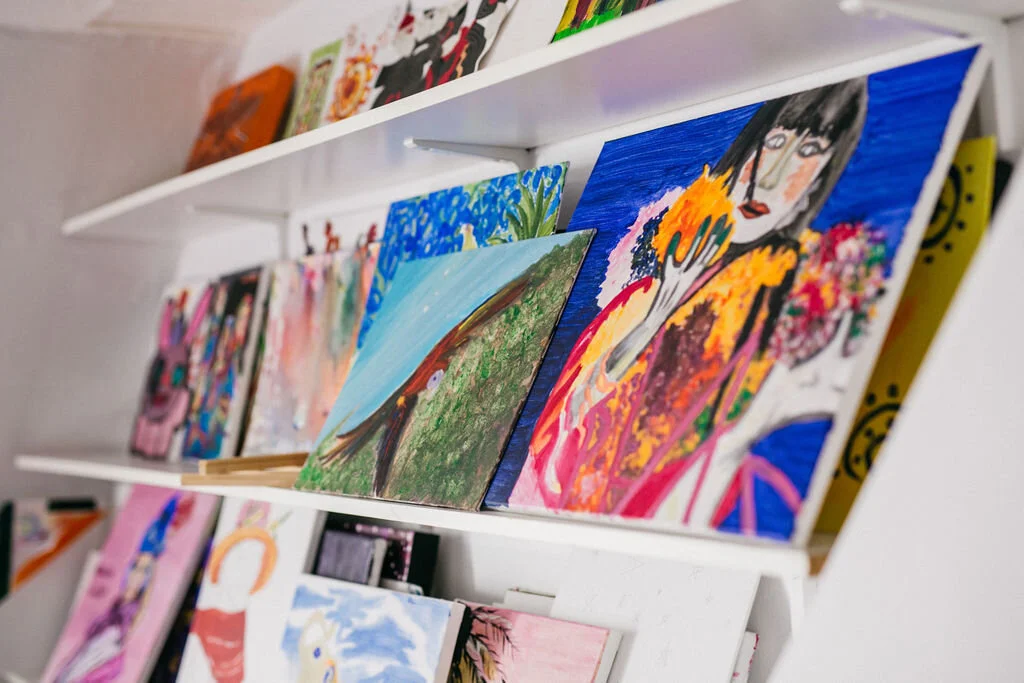 Lou's Place Volunteers - Art Classes