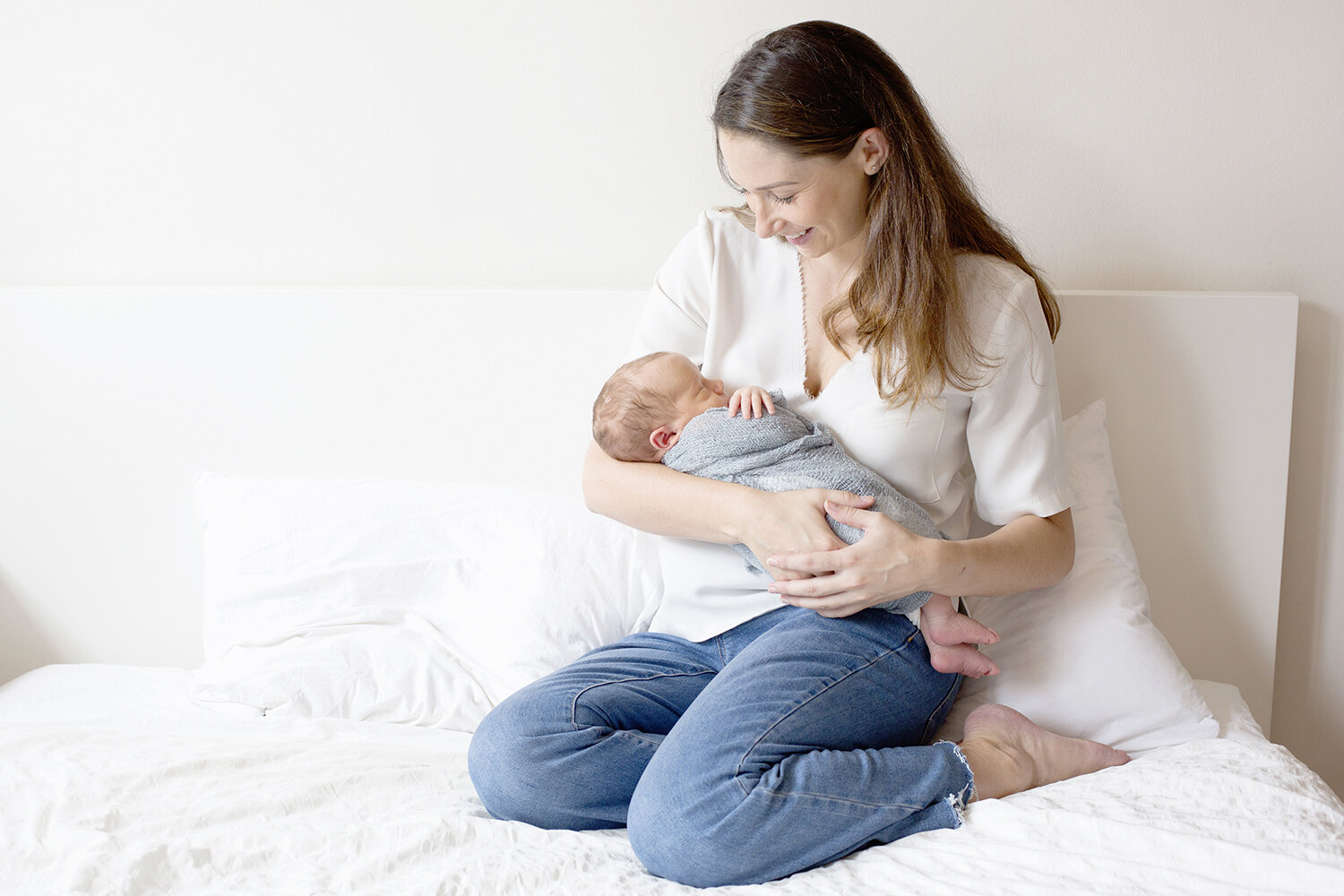 at-home-photo-shoot-newborn-family-photography