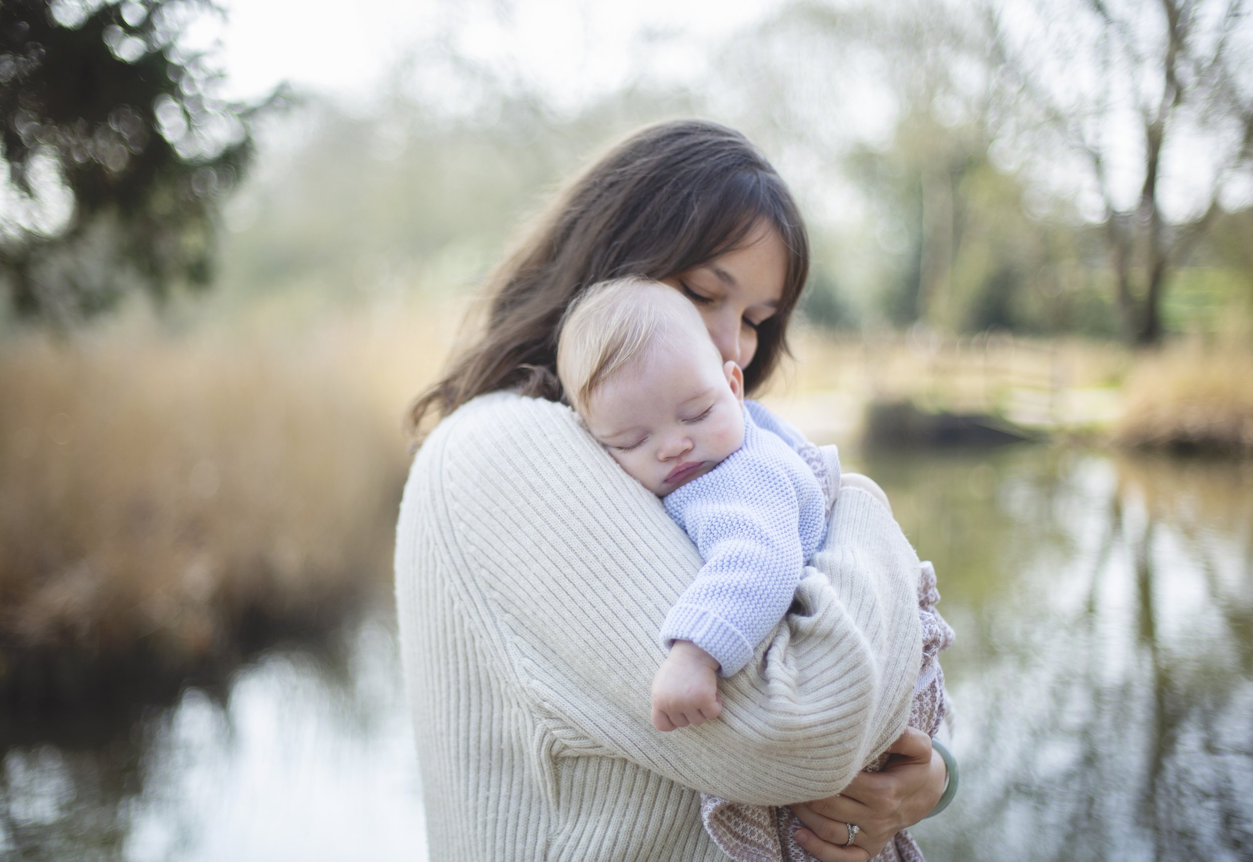 New-mum-Breastfeeding-harpenden