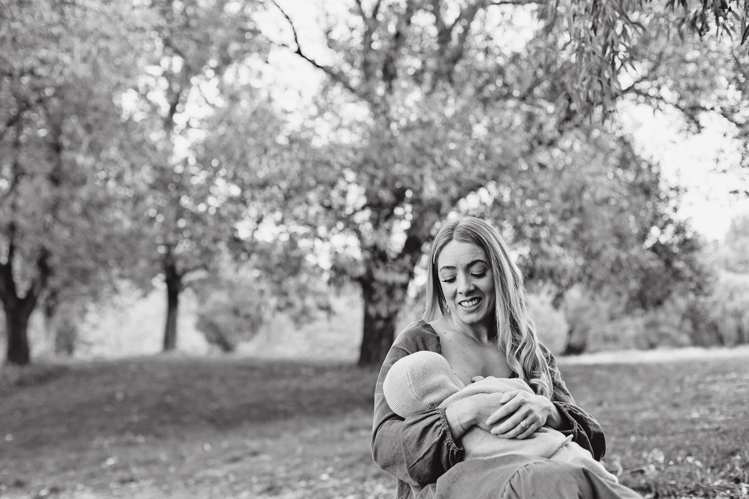 Outdoor Breastfeeding Photography Hertfordshire and London