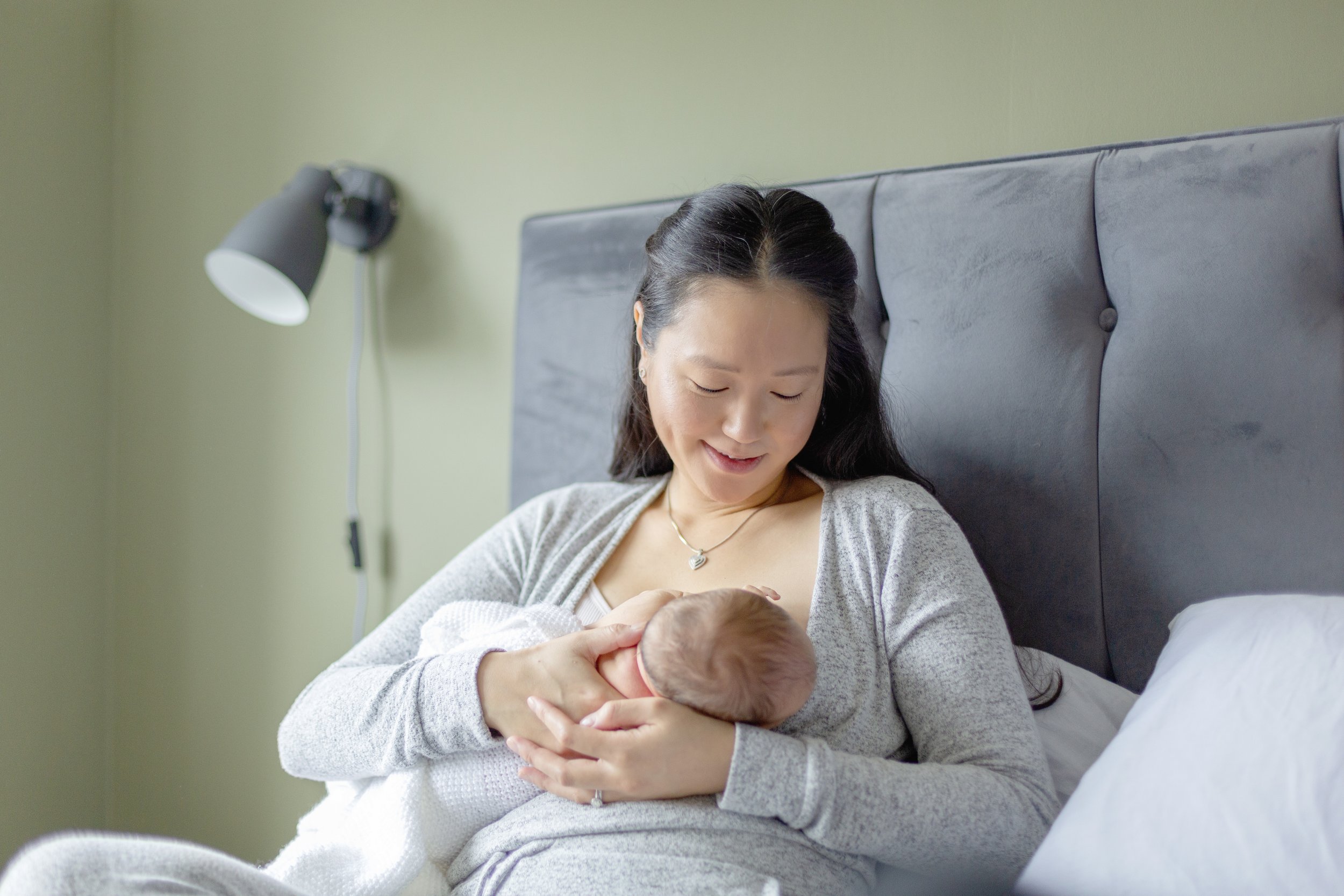 Evie-Grace-photography-motherhood-breastfeeding-photographer-london-hertfordshire (4).jpg