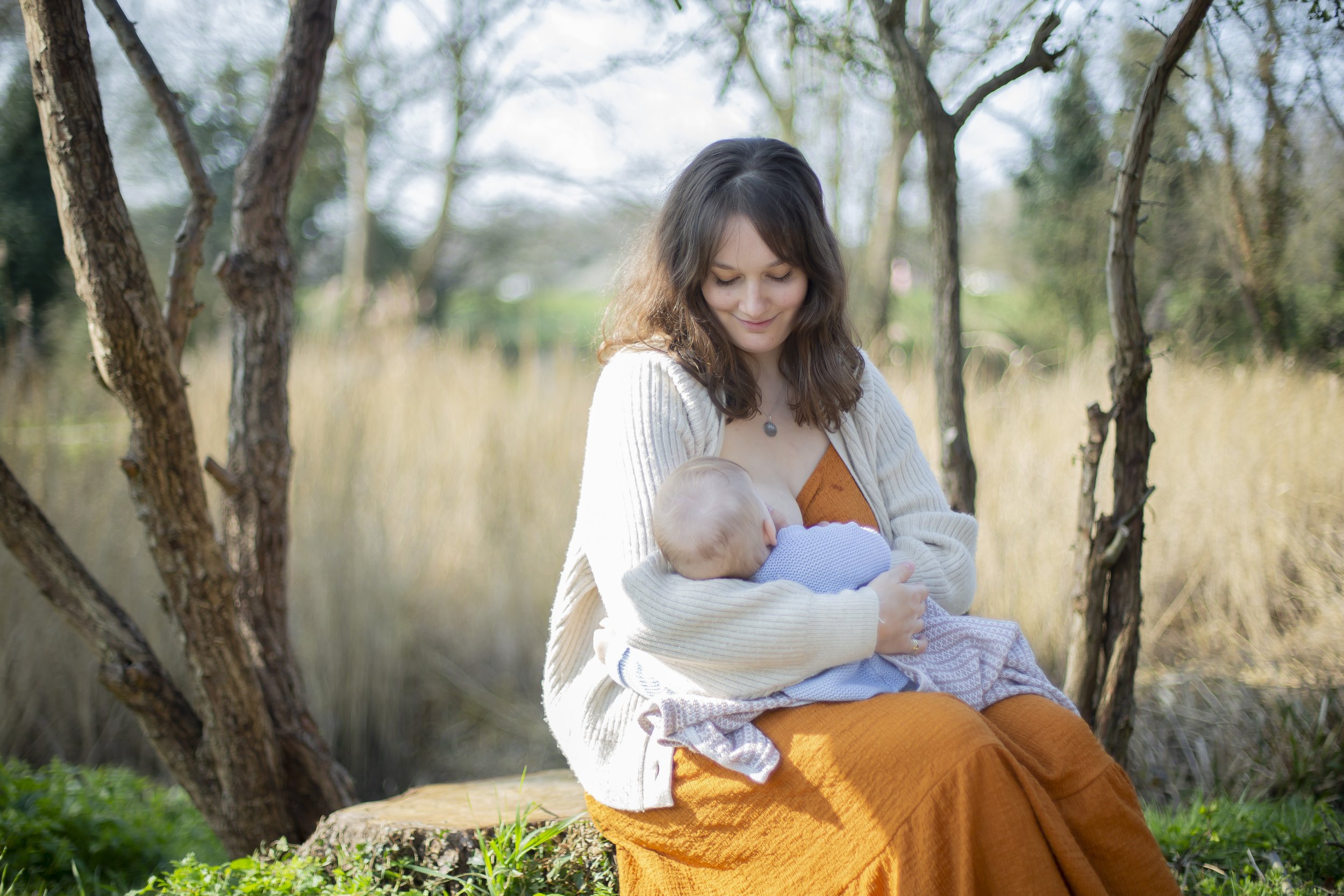 Outdoor Breastfeeding Photography Harpenden, Hertfordshire