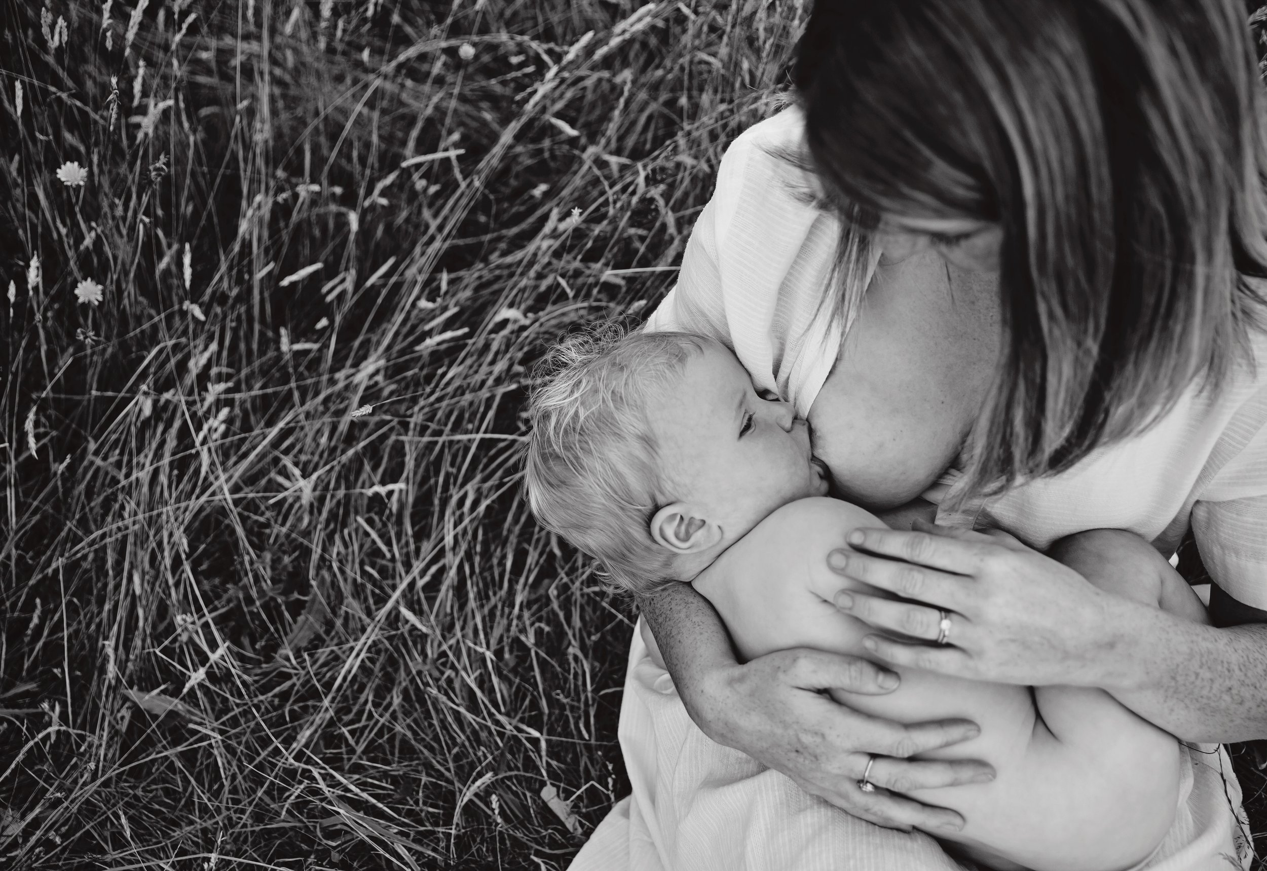 stunning raw motherhood photography - Hertfordshire, Harpenden Photography