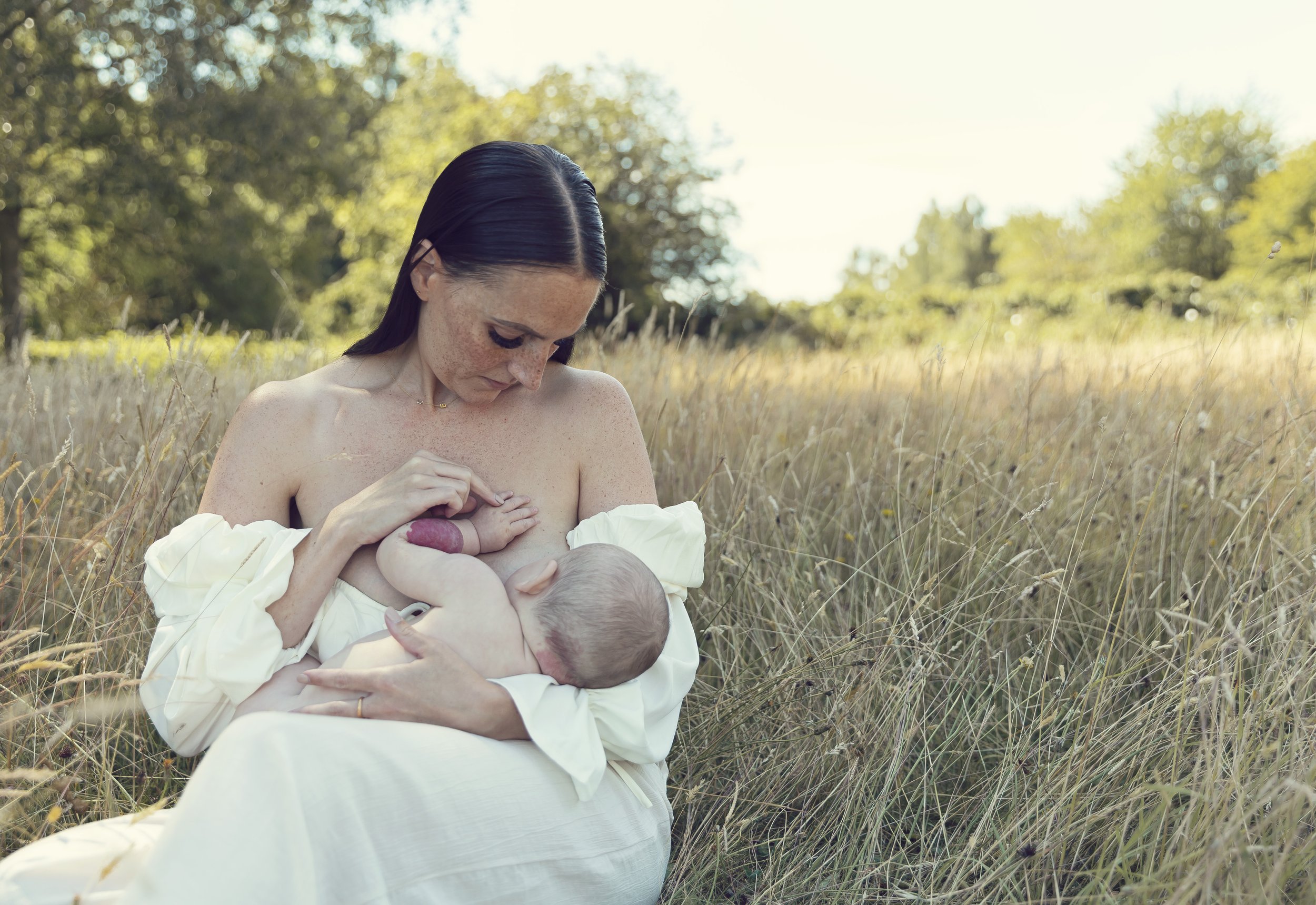 Evie-Grace-photography-motherhood-breastfeeding-photographer-london-hertfordshire (14).jpg