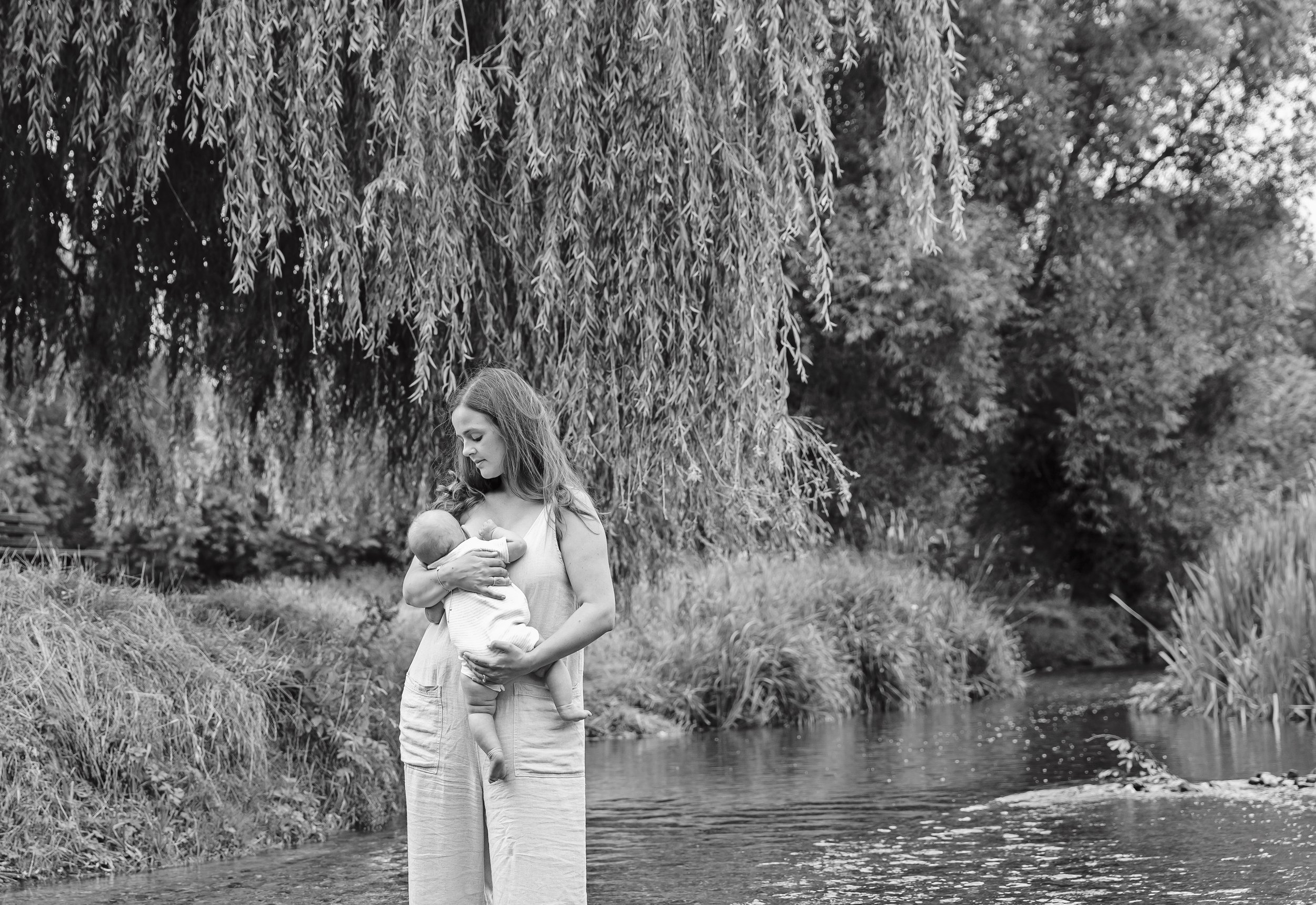 Evie-Grace-photography-motherhood-breastfeeding-photographer-london-hertfordshire (19).jpg