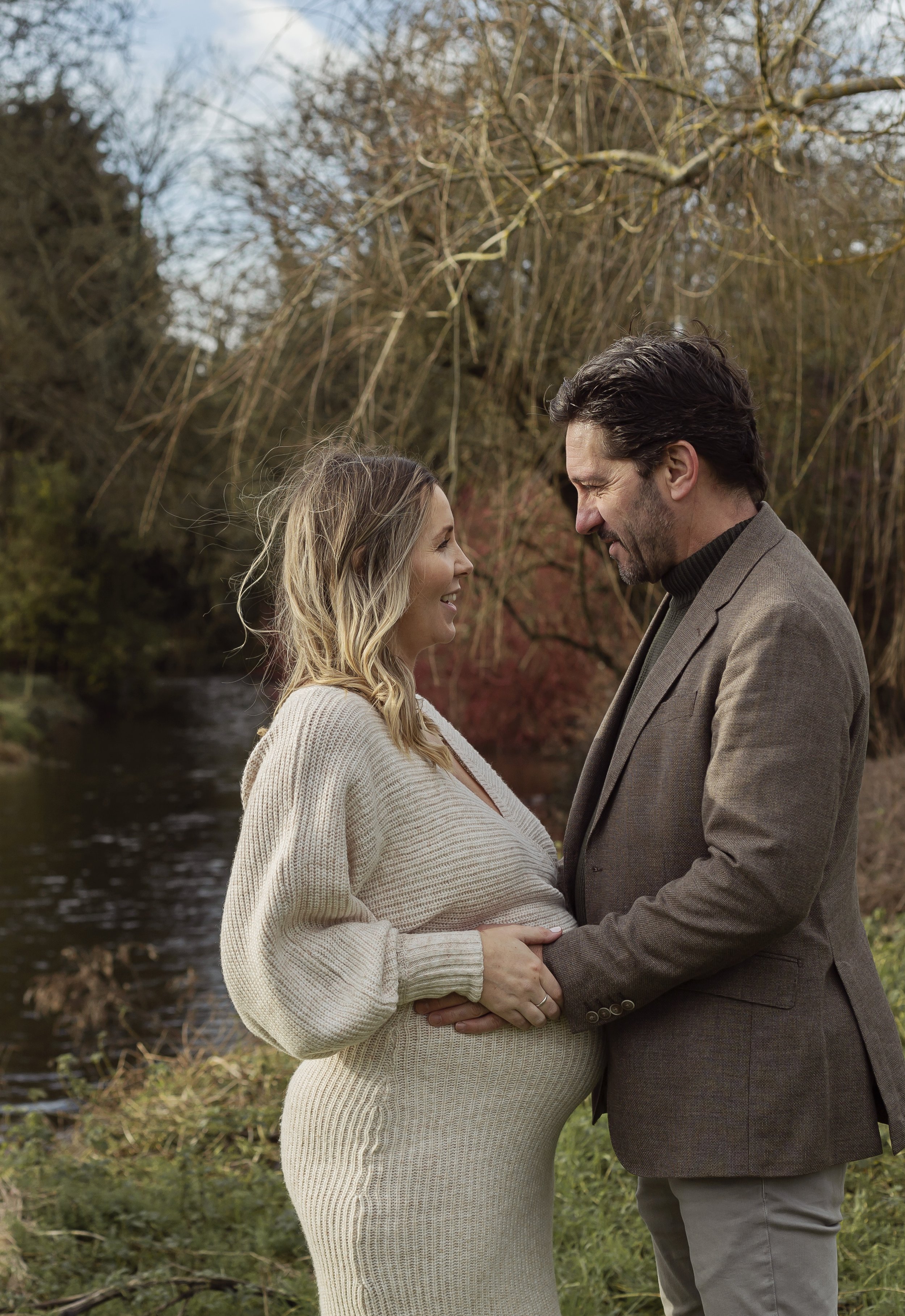 outdoor-pregnancy-maternity-photoshoot-harpenden-hertfordshireIMG_0571 copy.jpg