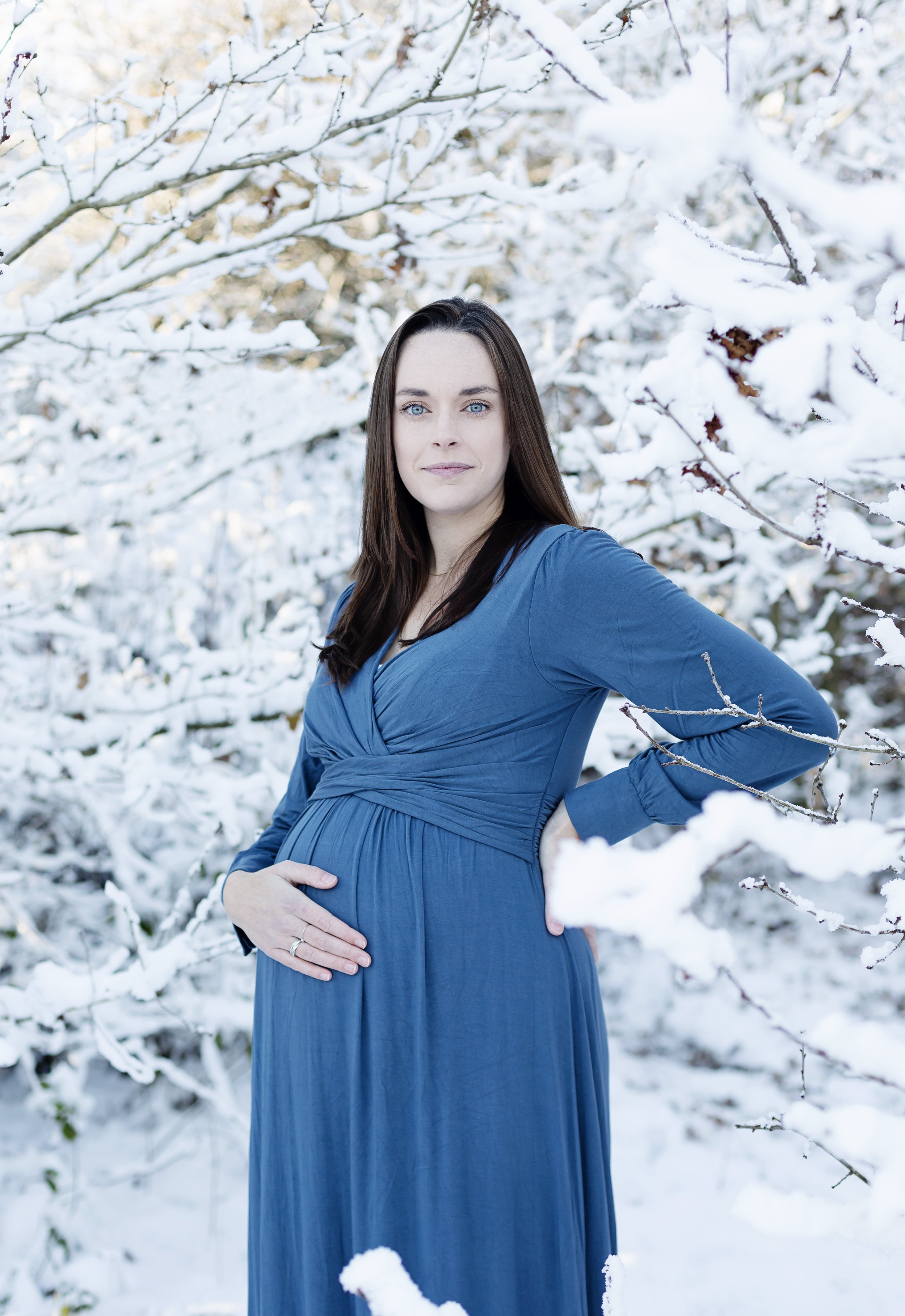 snow-winter-magical-maternity-pregnancy-photographer-hertfordshire-londonEvie-Grace-Photography-IMG_0126.jpg