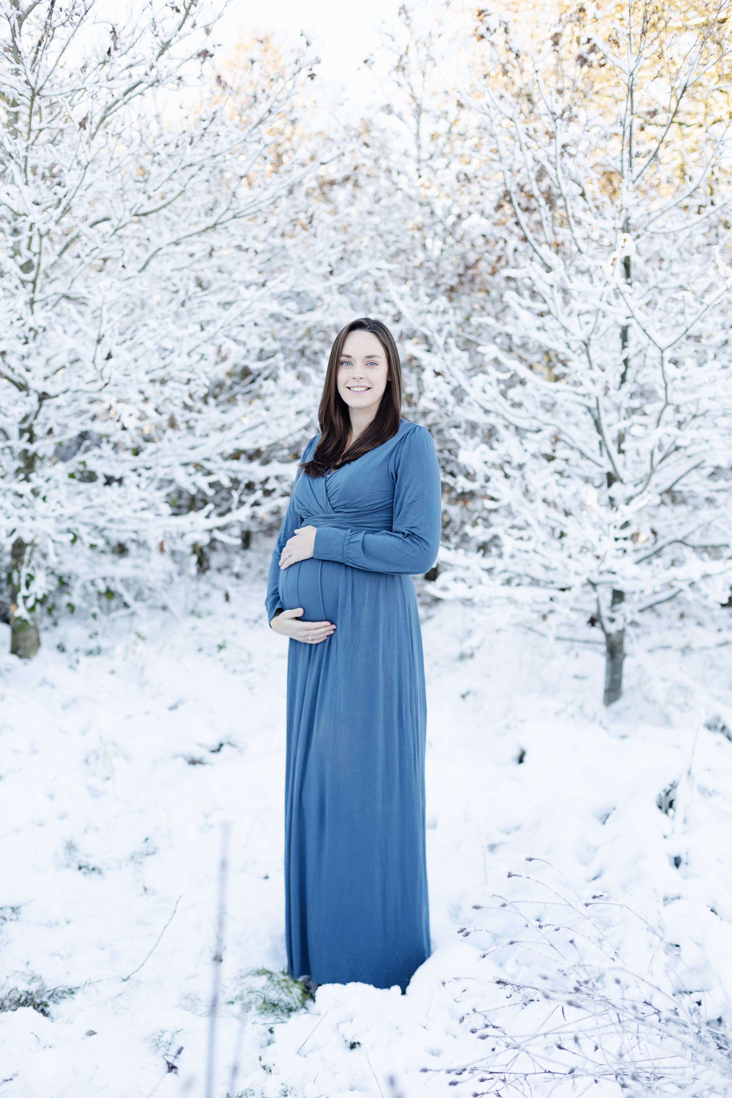 snow-winter-maternity-pregnancy-photographer-hertfordshire-londonEvie-Grace-Photography-IMG_0089.jpg