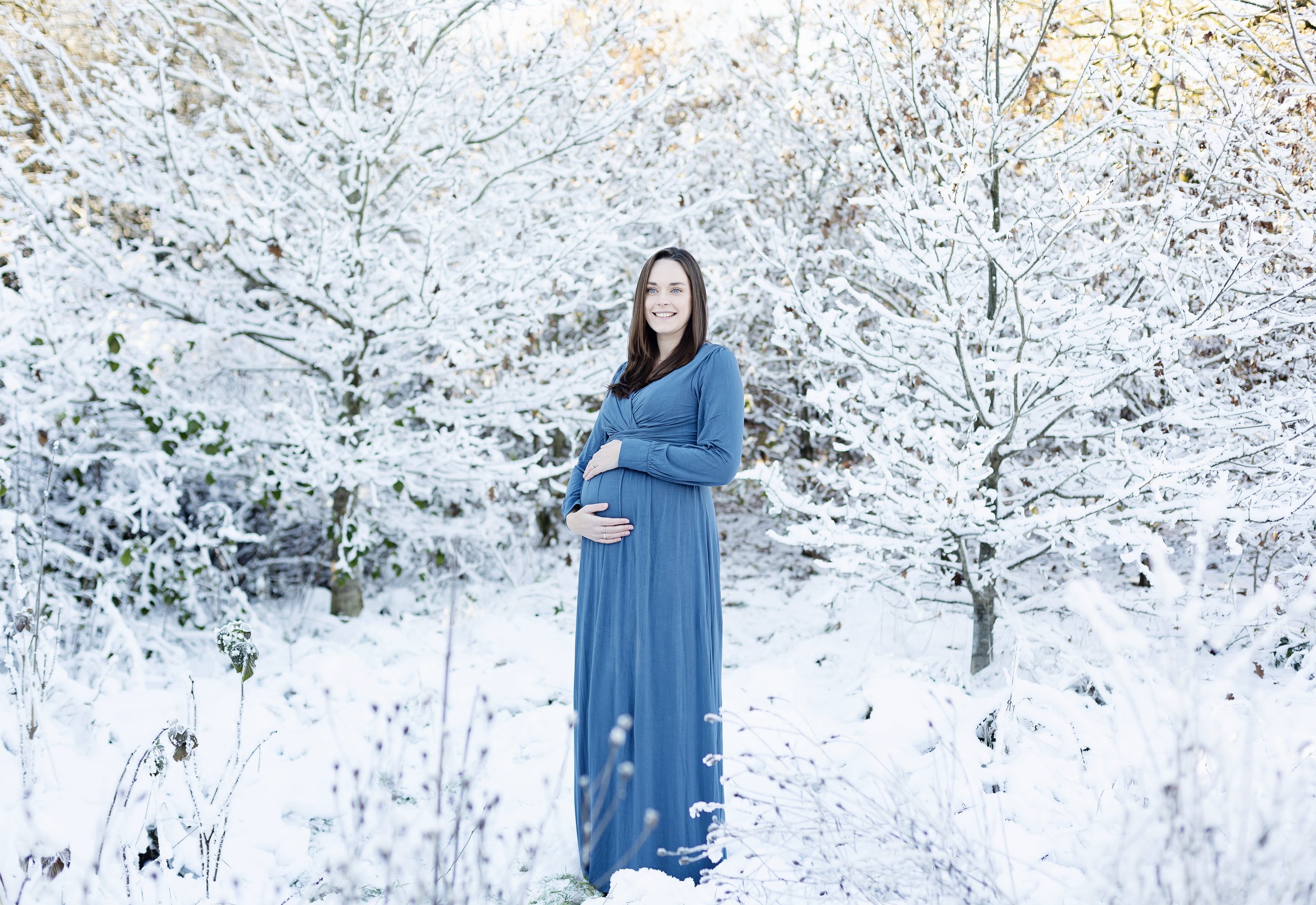 snow-winter-magical-maternity-pregnancy-photographer-hertfordshire-londonEvie-Grace-Photography-IMG_0096.jpg