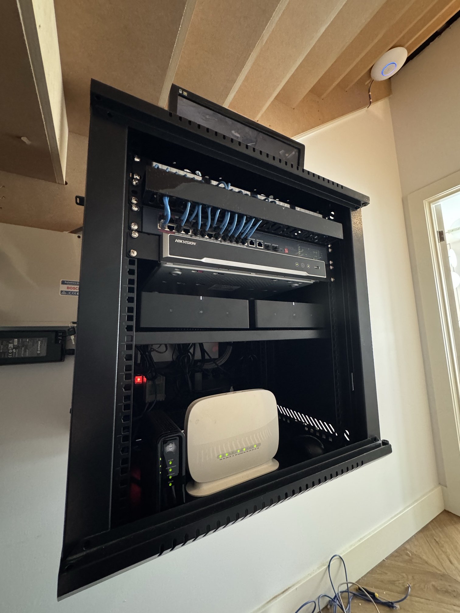 UniFi WiFi &amp; Network Upgrade in Montmorency | Data Rack &amp; Coverage Optimisation