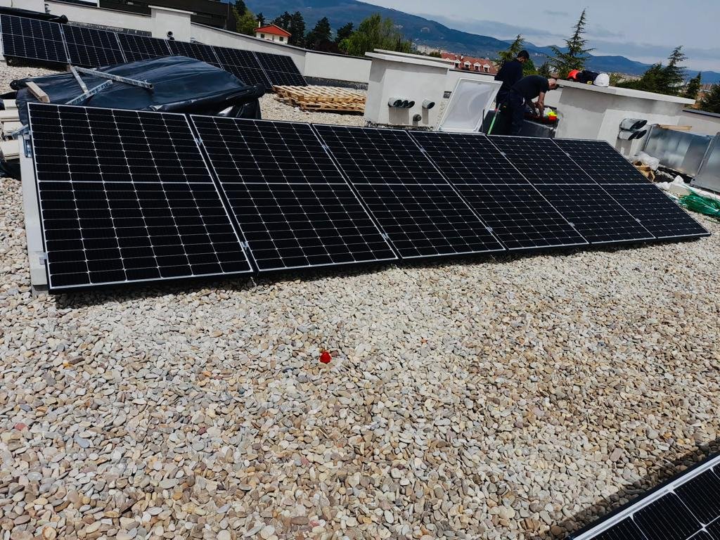 ¿TU COMUNIDAD DE VECINOS GENERA SU PROPIA ENERGÍA?