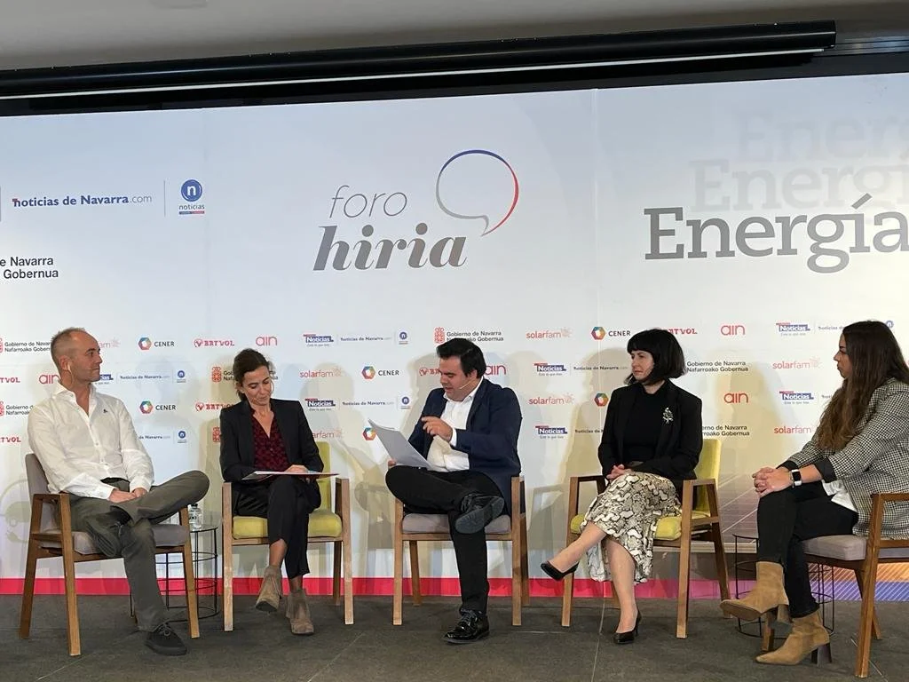 AYER PARTICPAMOS EN EL FORO DE ENERGÍA