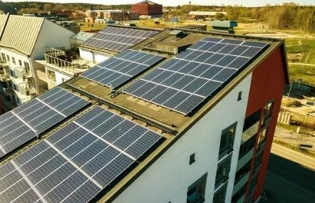 AUTOCONSUMO COLECTIVO: EL PASO PARA INSTALAR PLACAS SOLARES EN COMUNIDADES DE VECINOS.