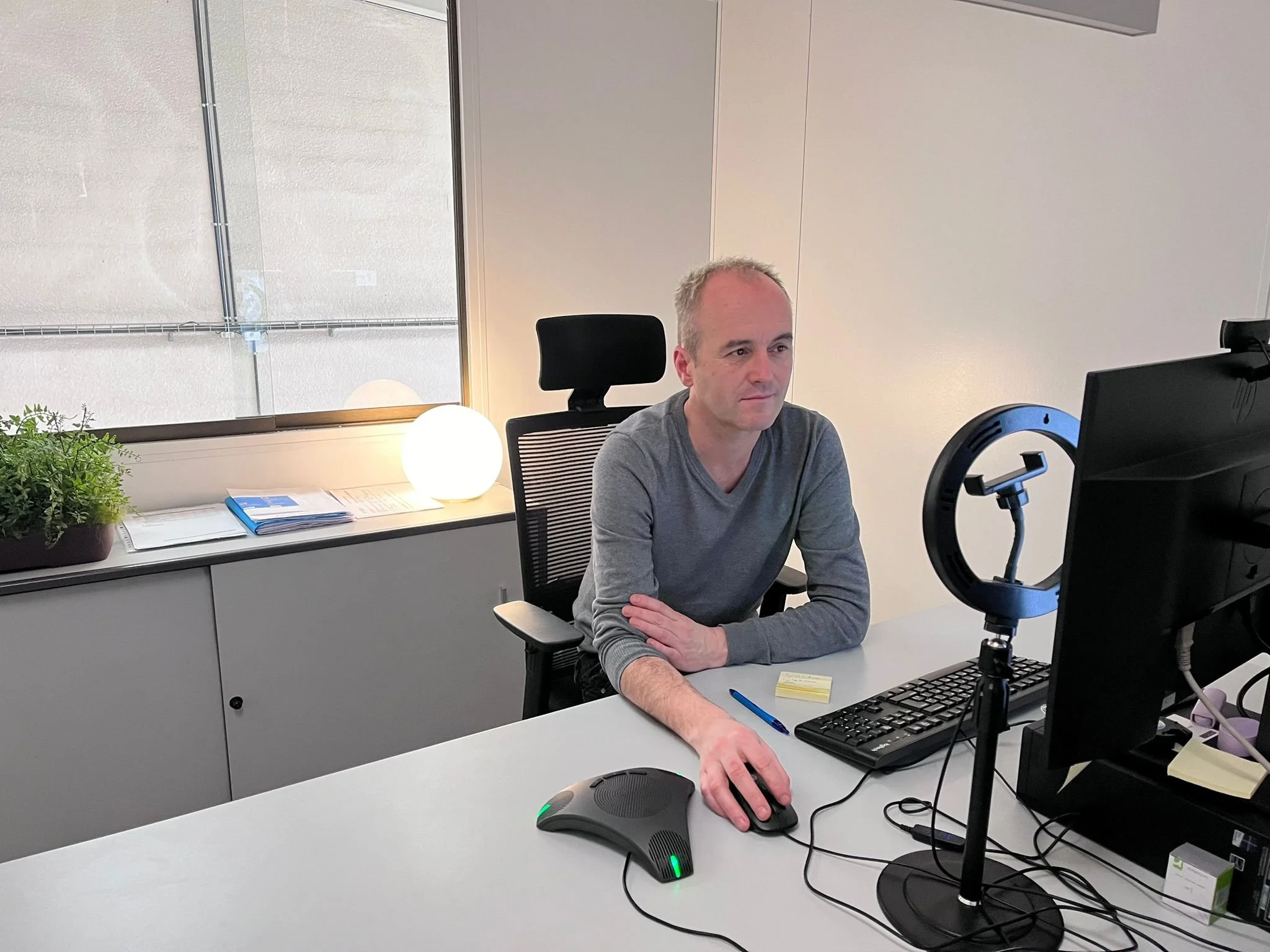 ¡Hola LinkedIn!  by Gonzalo Pérez Senosian