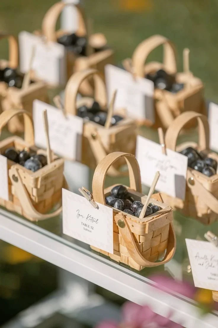 Unique+Picnic+Theme+Wedding+Escort+Cards.webp