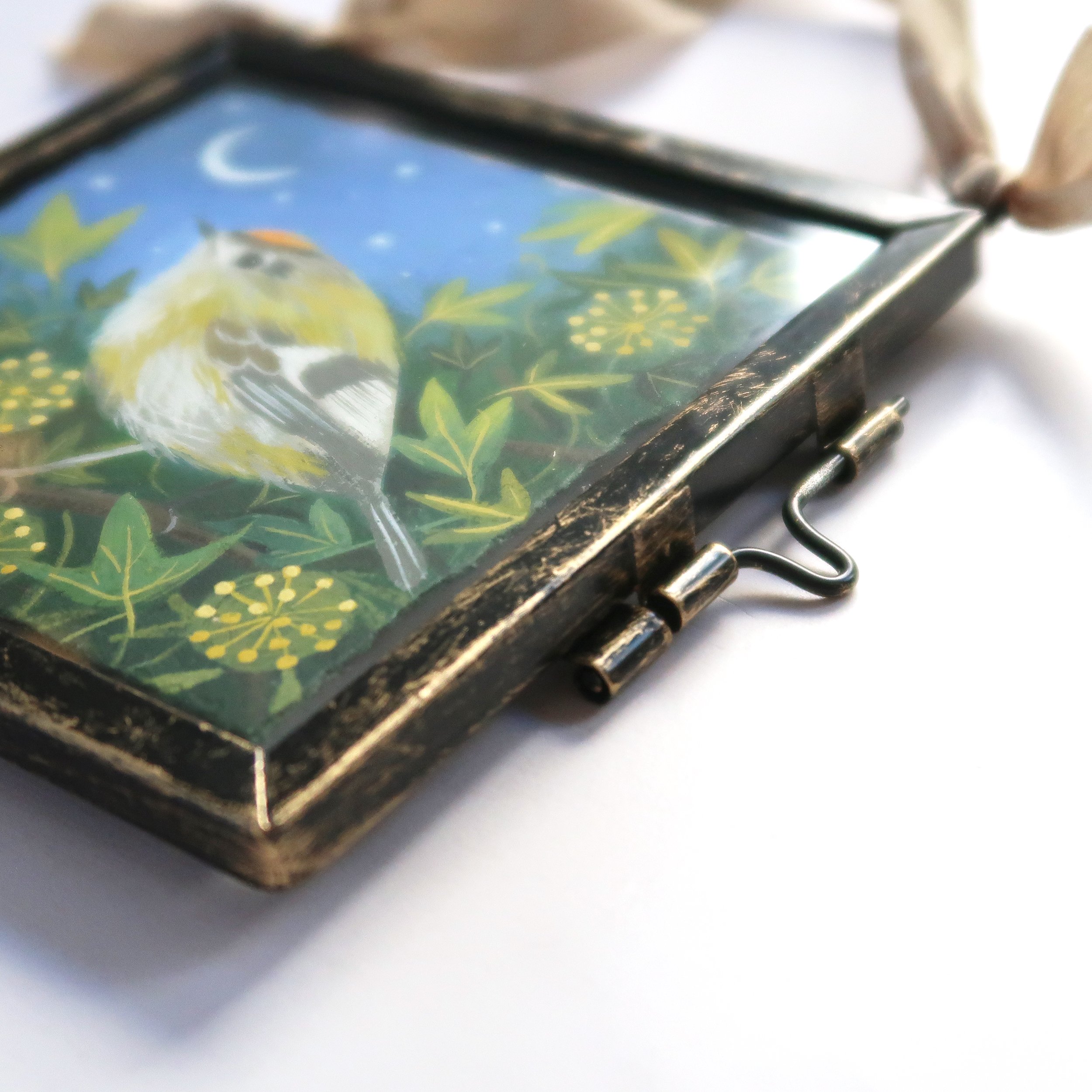 Goldcrest Frame Detail.jpg