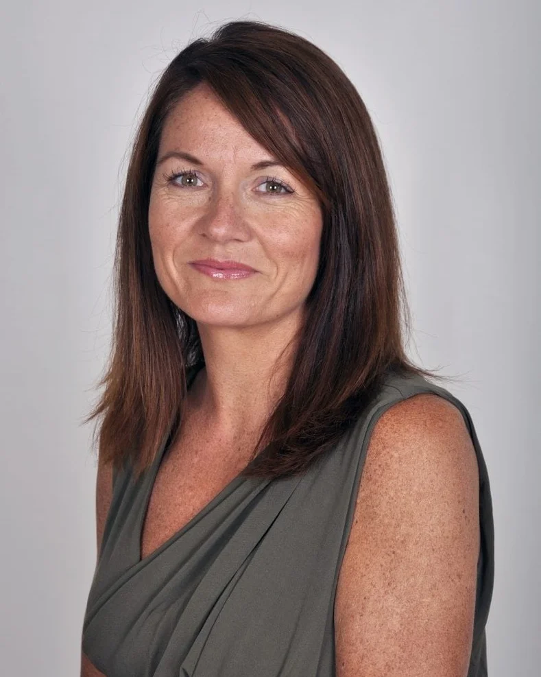 Natalie Benton Solicitor, Specialising in Commercial Litigation & Dispute Resolution Natalie has been practising law for over 15 years having trained and qualified at Herbert Smith in London. During her training, dispute resolution was her real passion and she has followed this area of the law with the same level of enthusiasm throughout her career. Natalie enjoys the variety that dispute resolution brings and relishes the different challenges each case can pose. She is competitive and driven to get the best possible outcome for her clients, providing pragmatic help and creative solutions to fit each of her clients’ specific needs. As well as conducting a strict legal analysis of any dispute, she also looks for cost effective and commercial solutions for her clients. She understands how challenging and overwhelming litigation can be for her clients and with this empathy, ensures she always puts her clients’ needs first. Natalie’s experience and knowledge, combined with her integrity and professionalism, ensure she provides an excellent service for all her clients. Qualifications: Legal Practice Course (LPC), Training contract in a top London firm, First Class (Hons) LLB, Law from the London School of Economics & Political Science. She also still has her 1st place certificate from the 70m sprint, aged 7.
