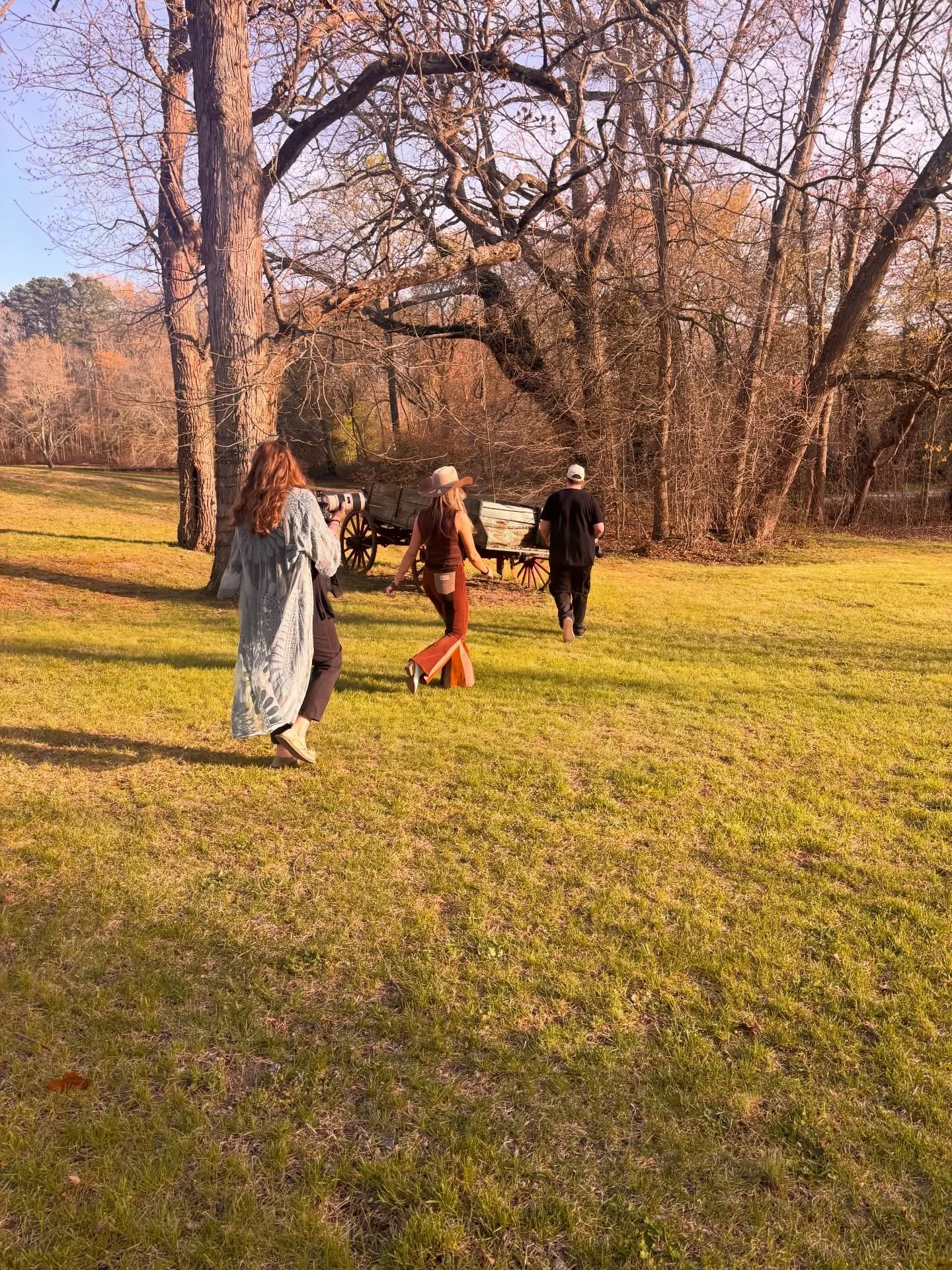 Slow Your Horses 🎥 May 15 🎶💫🐎 

📸: @j_staubphotography 🎥: @joeyvideoy