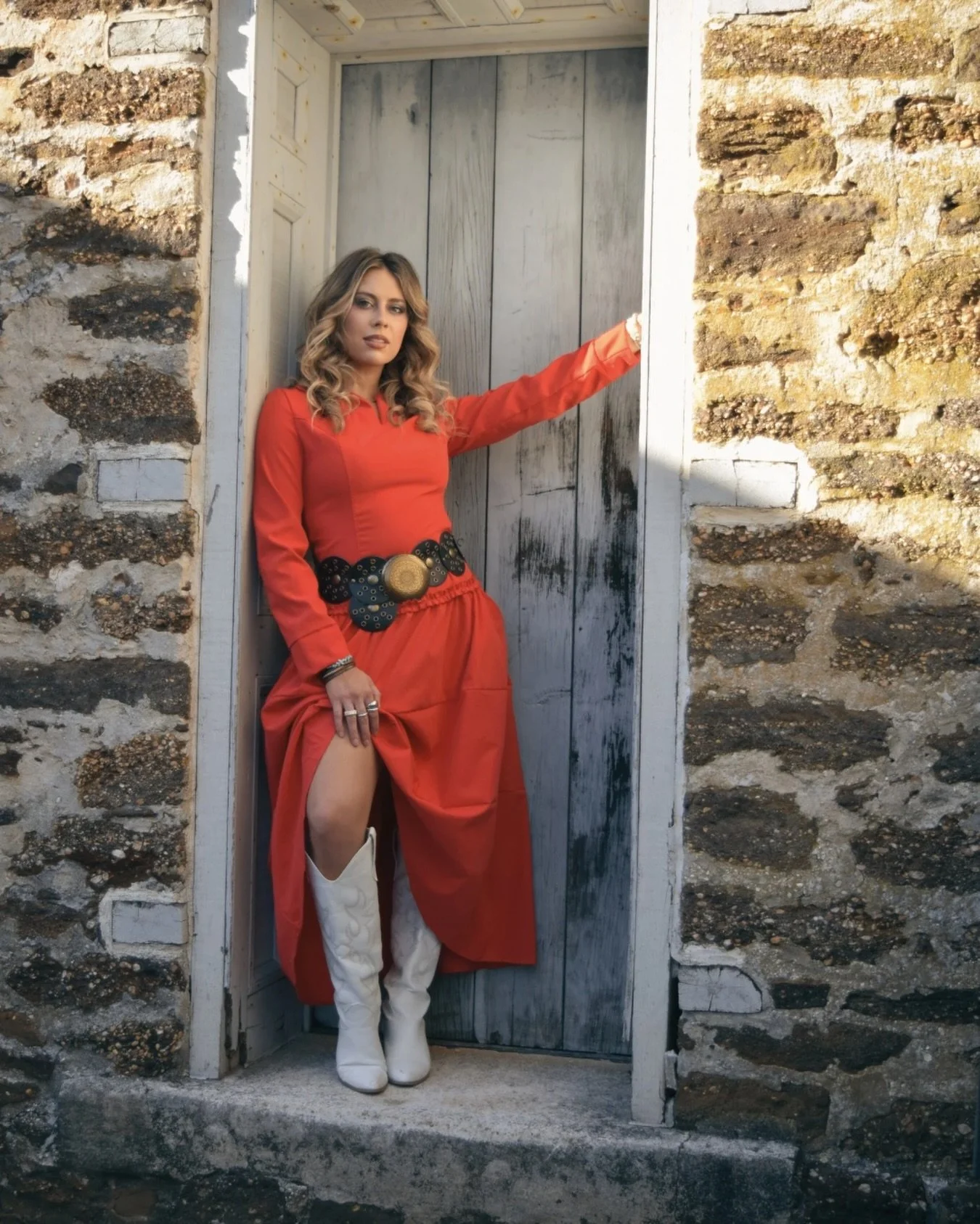 Do you have the VINYL yet?! Signed Vinyl, Posters and CDs now available on the merch store , link in bio 💫🐎 #slowyourhorsesthealbum #slowyourhorsesalbum #meganknight #megknightmusic #originalmusic