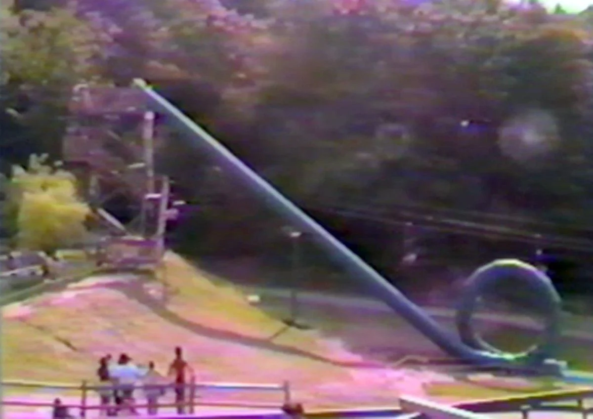 Yes, this was a real waterslide that went in a complete loop.