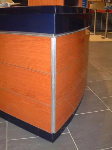 CUSTOMER SERVICE DESK CORNER DETAIL_tif.jpg