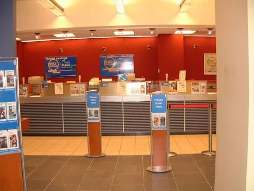 INDEPENDENCE COOMUNITY BANK TELLER COUNTER 4_tif.jpg