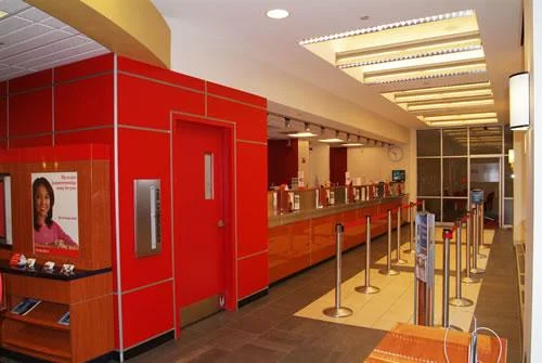 SOVEREIGN BANK 103RD & BWAY TELLER COUNTER2.jpg