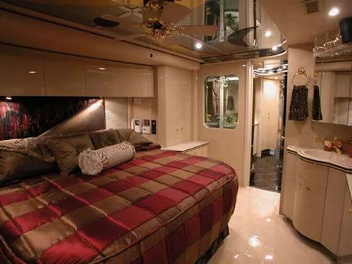 LUXURY COACH INTERIOR 007_tif.jpg