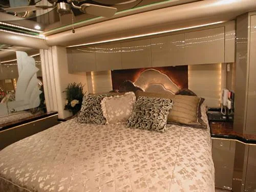 LUXURY COACH INTERIOR 008_tif.jpg