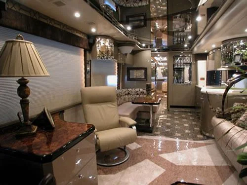 LUXURY COACH INTERIOR 019_tif.jpg