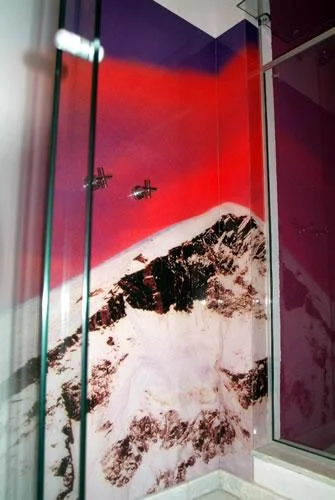 SHOWER SURROUND SAO PAOLO BRASIL 1.jpg