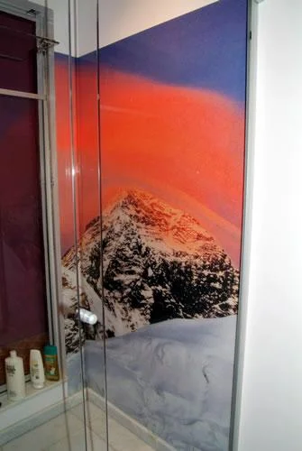 SHOWER SURROUND SAO PAOLO BRASIL 2.jpg