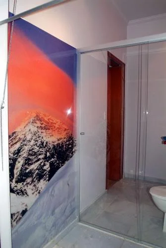 SHOWER SURROUND SAO PAOLO BRASIL 4.jpg