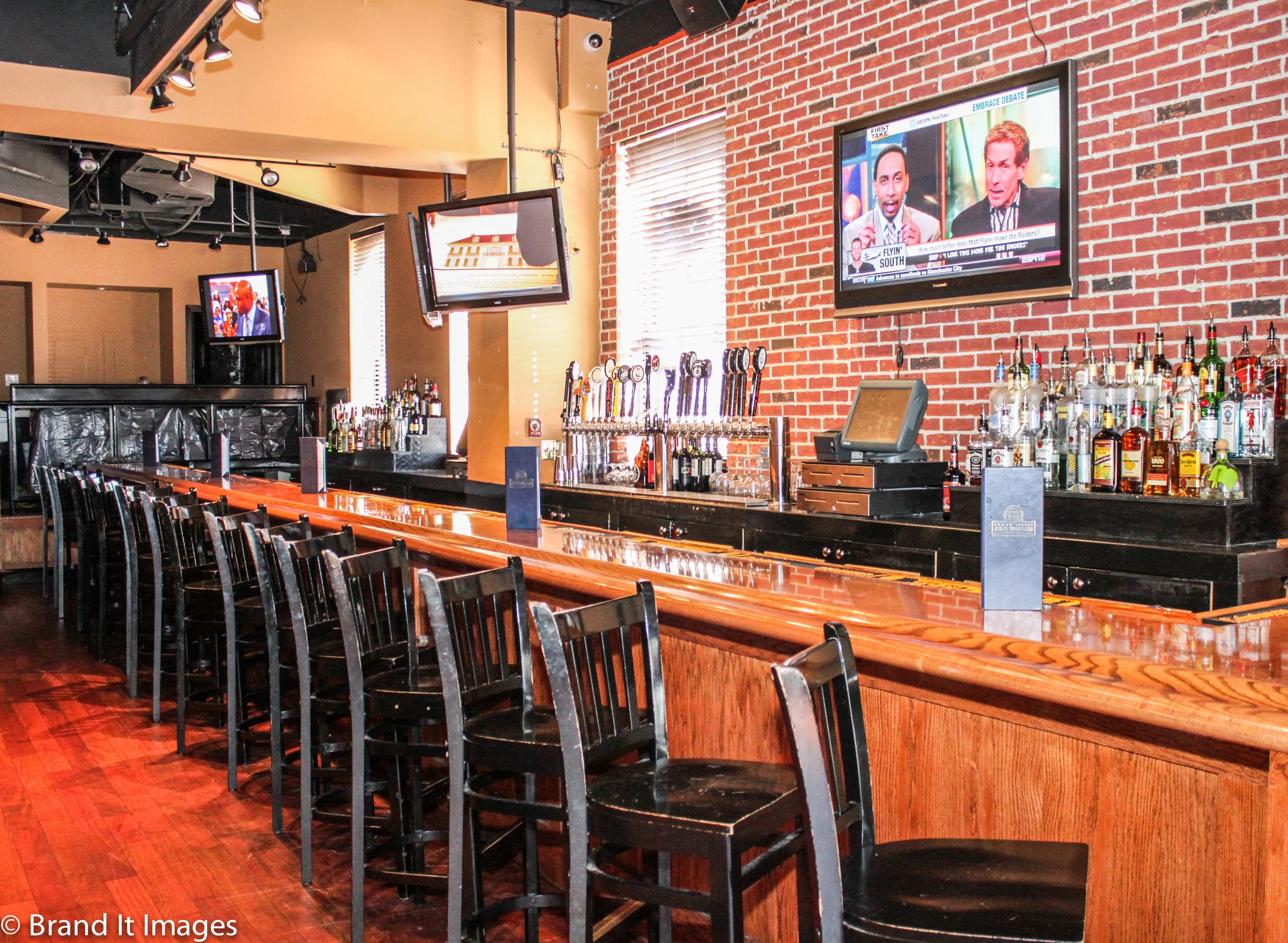 Gallery — — Pratt Street Ale House