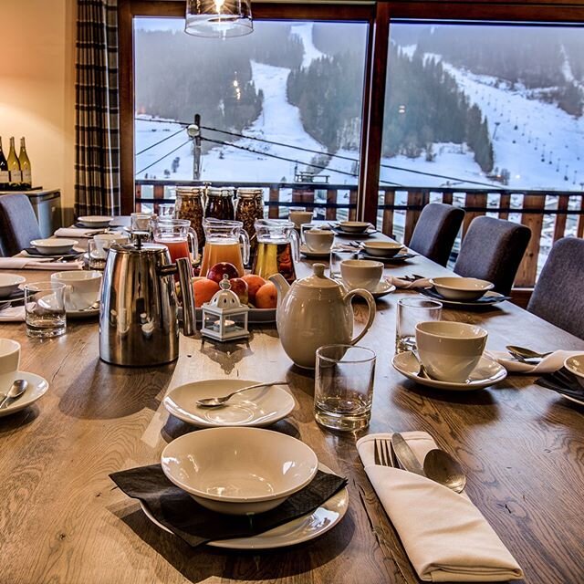 Morning views from Chalet Les Pierrys.
.
.
.
.
#breakfast #breakfastwithaview #skichalet #luxurychalet #morzine #lovemorzine #breakfastisserved #skiing #ski #skiholiday