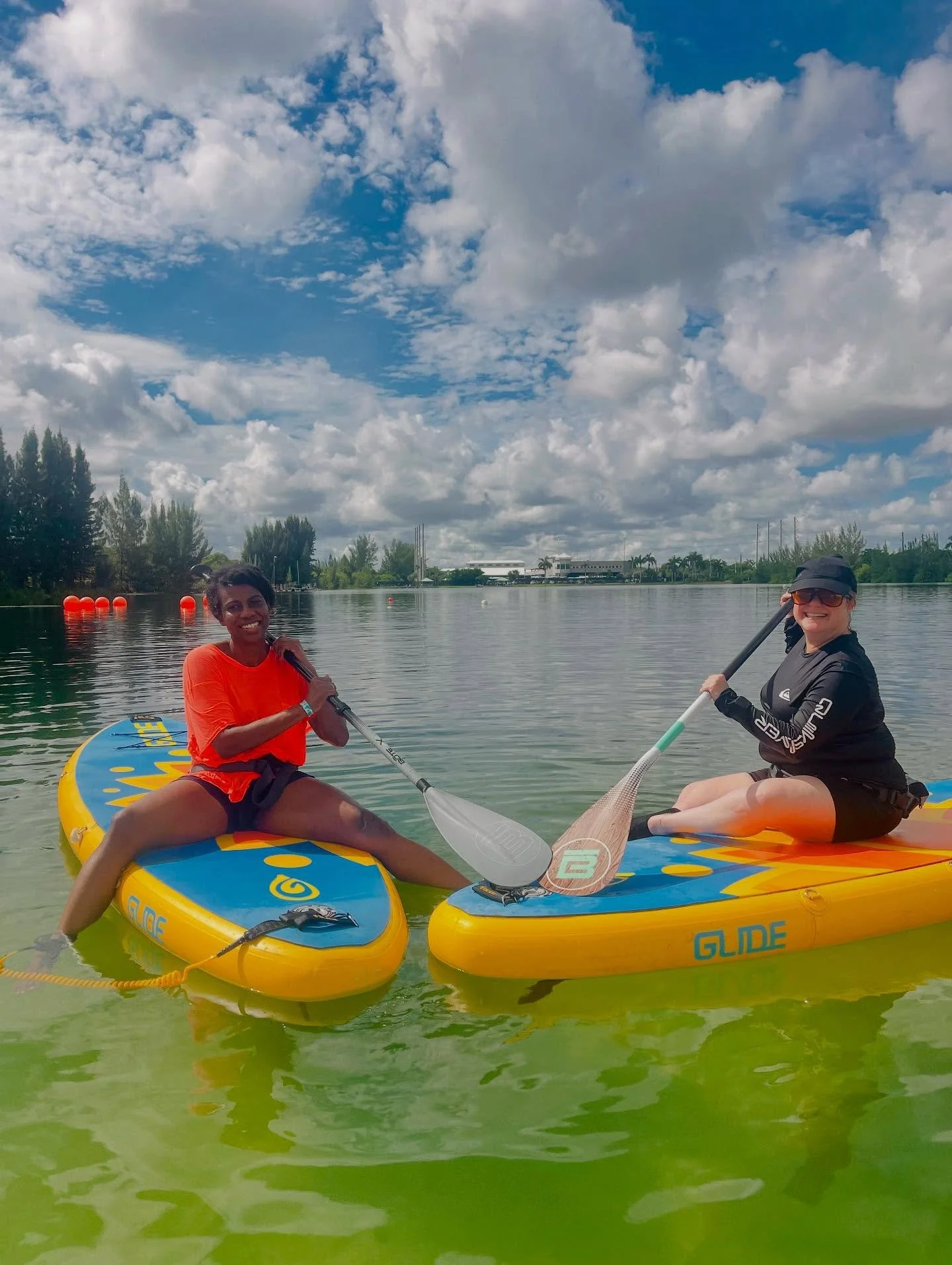 SUP Learn to Paddle Lesson 2/5 in the books for Ariane &amp; Stephanie! We&rsquo;re focusing on getting confident with balancing on the board, developing a smooth paddle stroke &amp; learning to get back on the board after falling off. They both rock