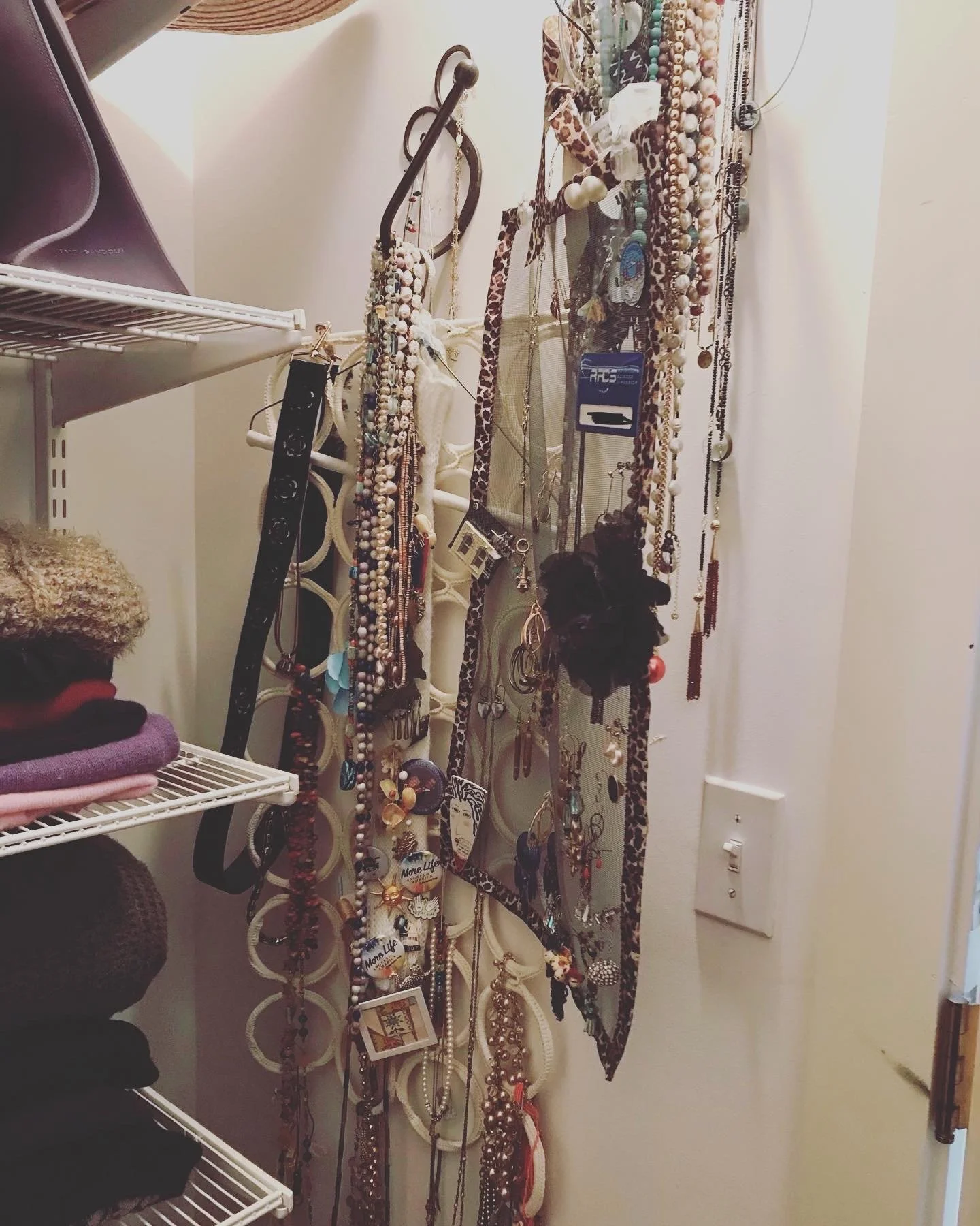 NECKLACE STORAGE : BEFORE