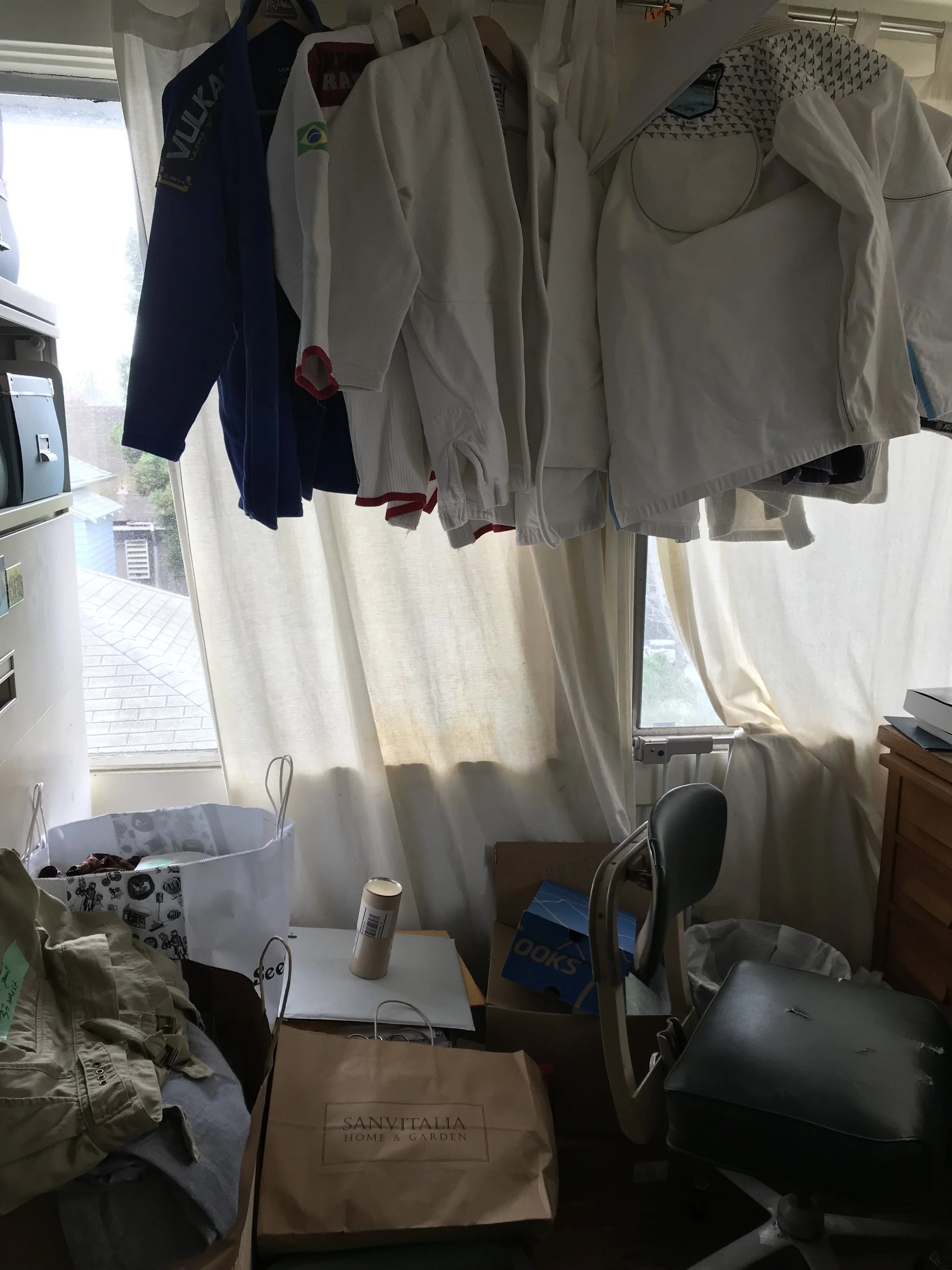 HANGING STORAGE : BEFORE