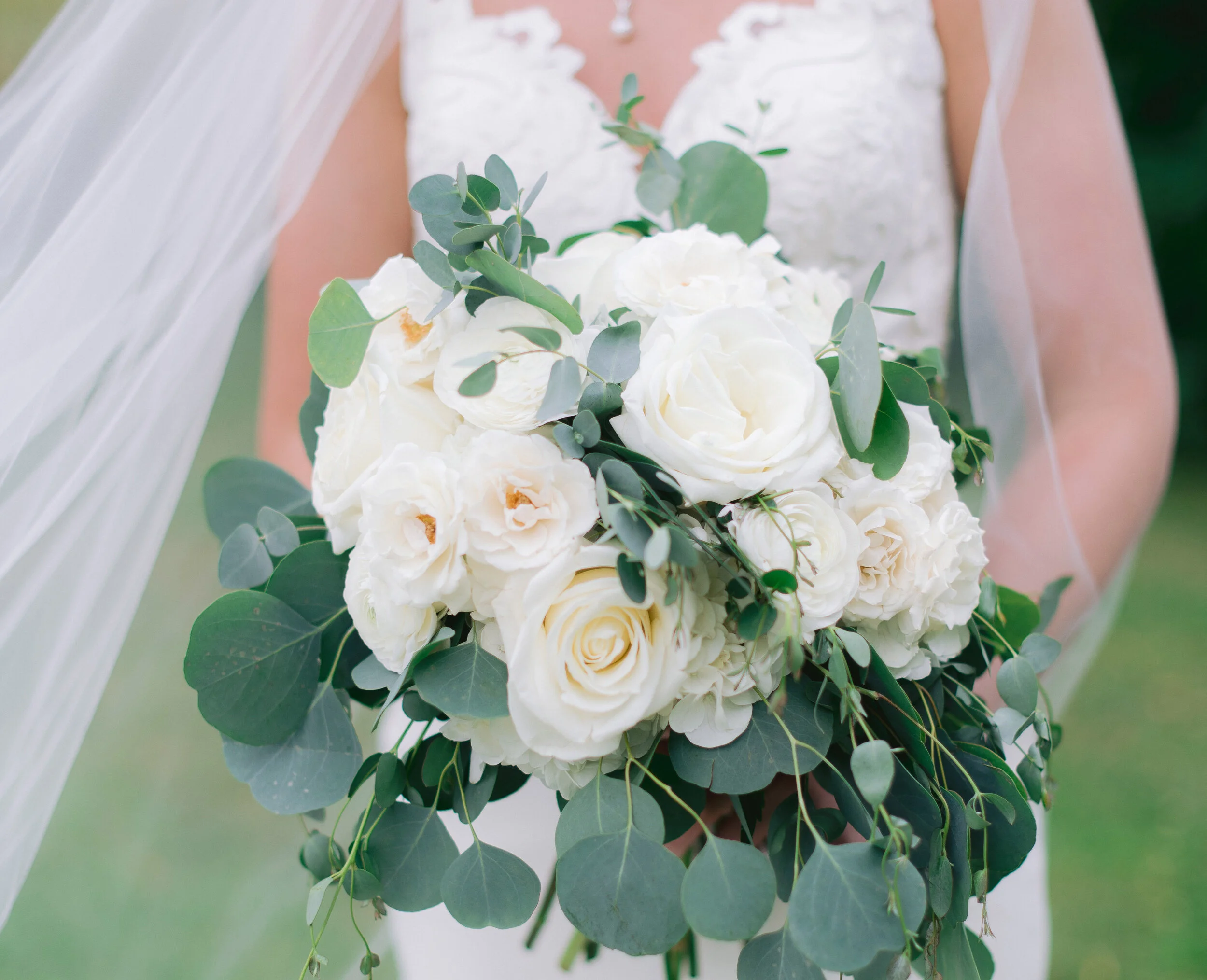 Erica &amp; Spenser: High-End Custom Sioux Falls Wedding