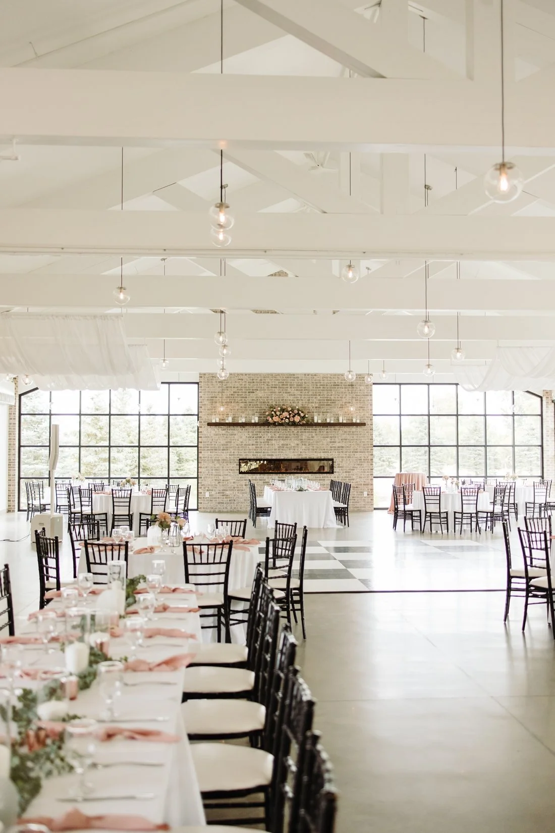 atrium-at-blu-haven-souix-falls-wedding_0028.jpg