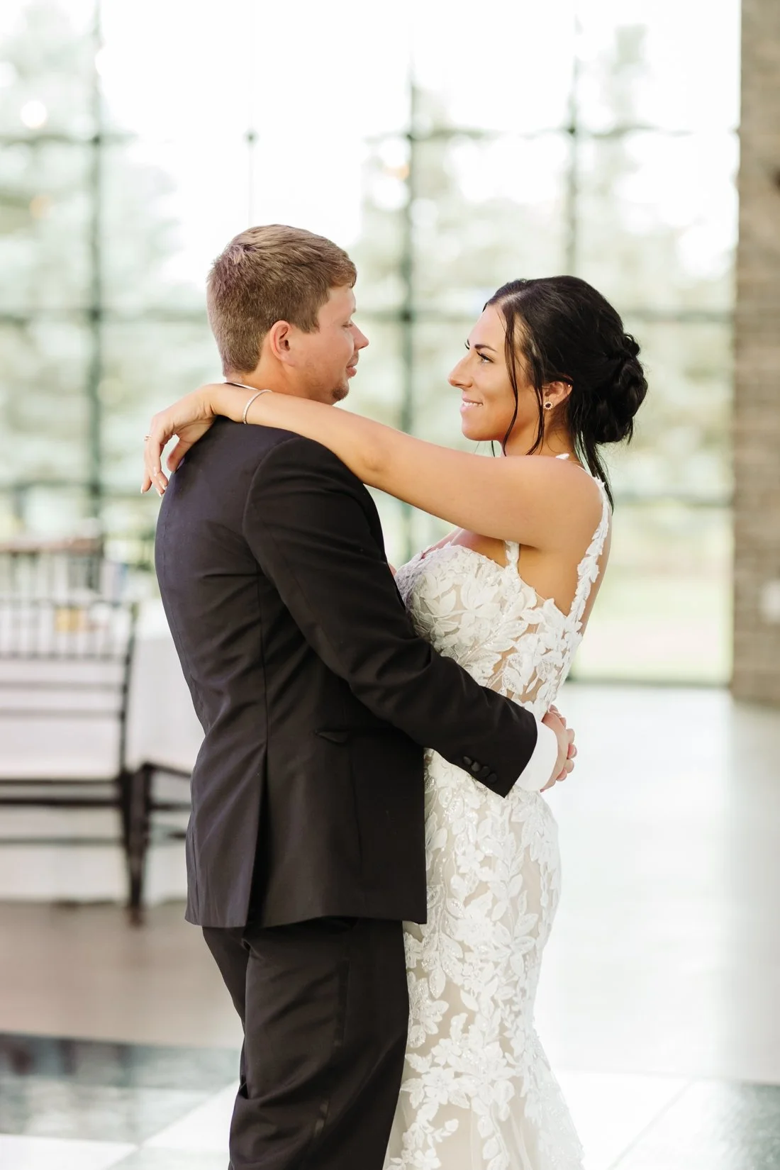 atrium-at-blu-haven-souix-falls-wedding_0042.jpg